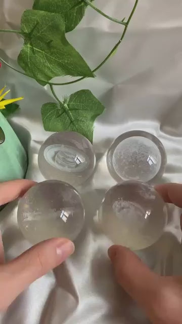 🌌 CosmosSphere – 3D Solar System Crystal Lamp