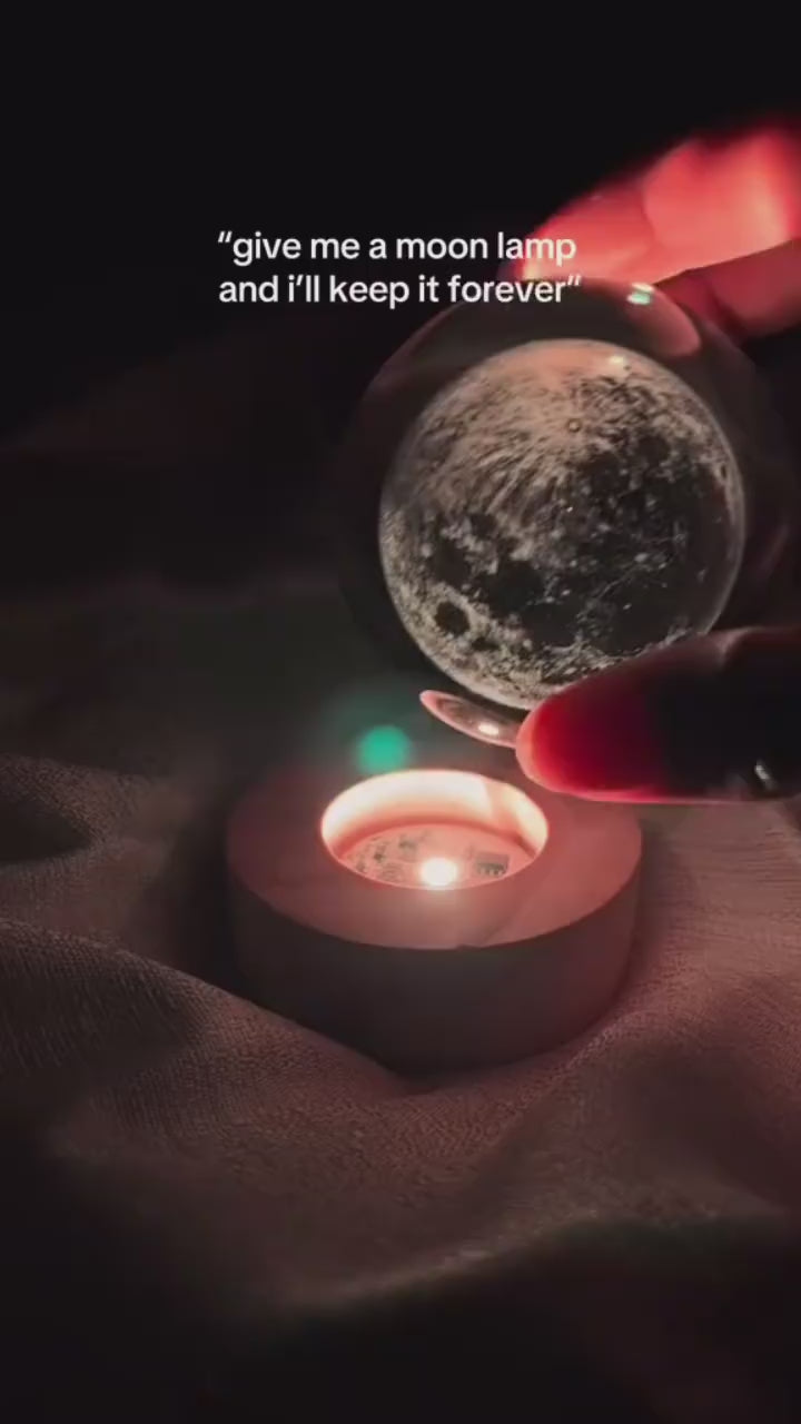 🌌 CosmosSphere – 3D Solar System Crystal Lamp